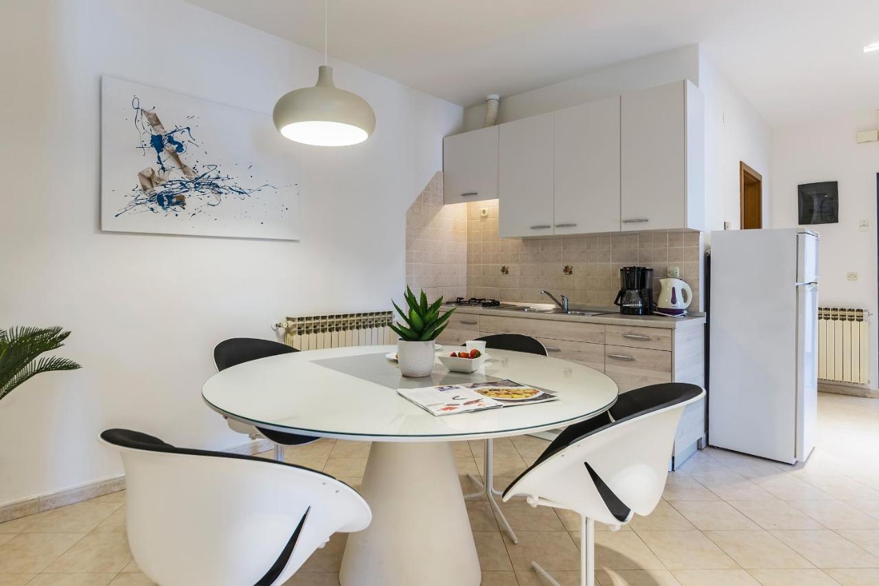 Apartments With A Parking Space Rabac, Labin - 9652 Luaran gambar