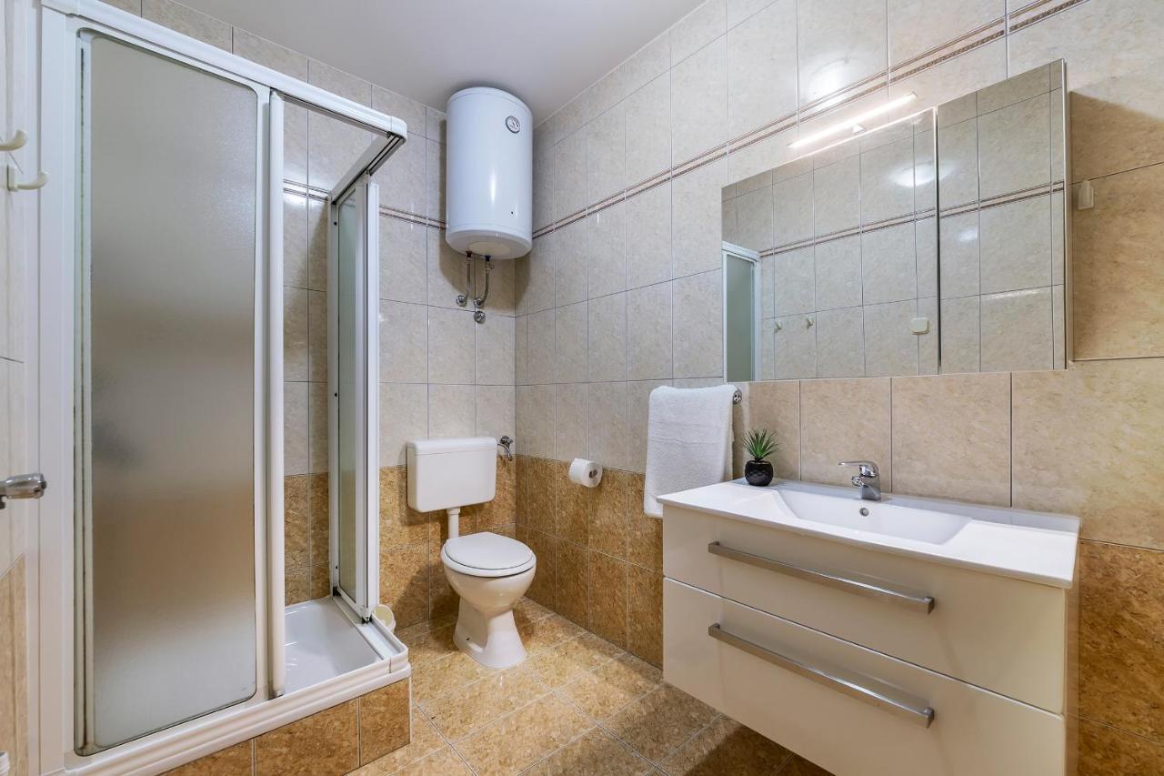 Apartments With A Parking Space Rabac, Labin - 9652 Luaran gambar