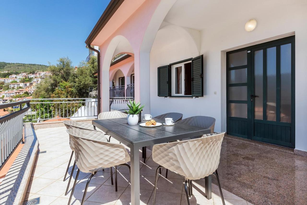 Apartments With A Parking Space Rabac, Labin - 9652 Luaran gambar
